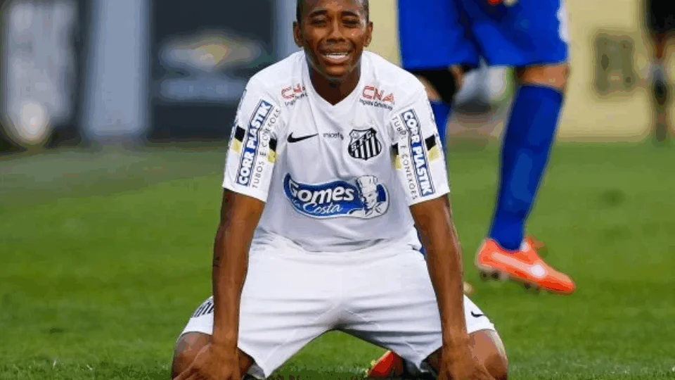 Santos cancela contrato com Robinho, após divulgação de conversas sobre o estupro