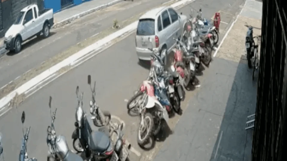 Motorista faz ‘strike’ em motos e tem prejuízo de R$ 4 mil