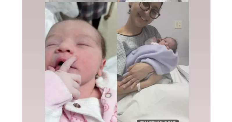 Jovem de 19 anos dá à luz 