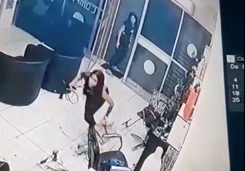 Adolescentes armadas