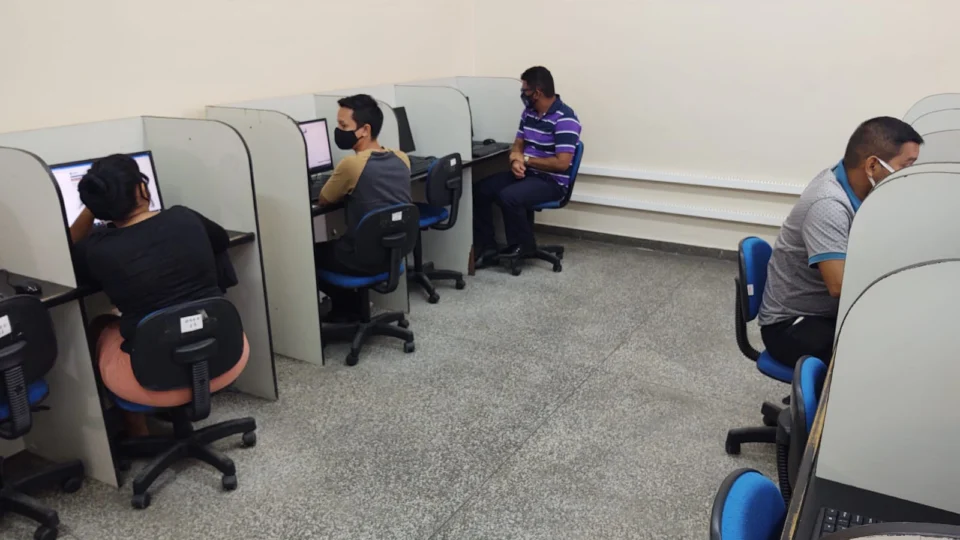 Seduc reabre inscrições para provão eletrônico do EJA