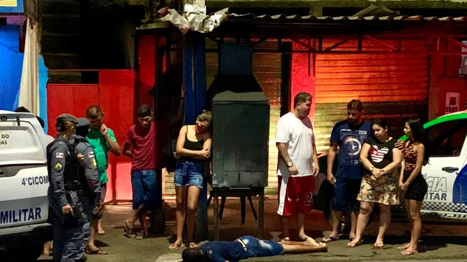 Jovem é executado em possível acerto de contas, no bairro Grande Vitória