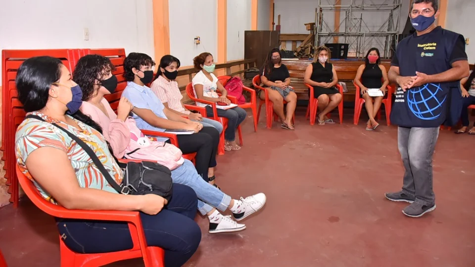 Curso de Libras é oferecido frequentemente pelo Cetam. Saiba mais!