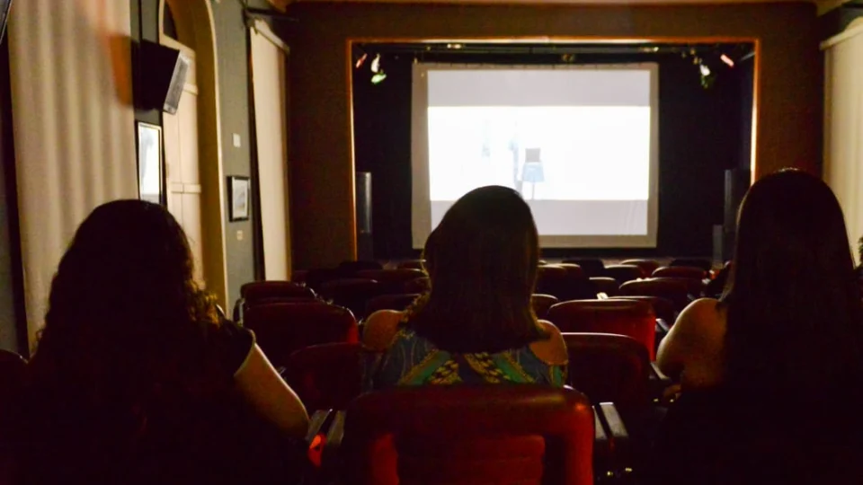 Cinema gratuito exibe clássico brasileiro nesta sexta-feira (9). Saiba mais!