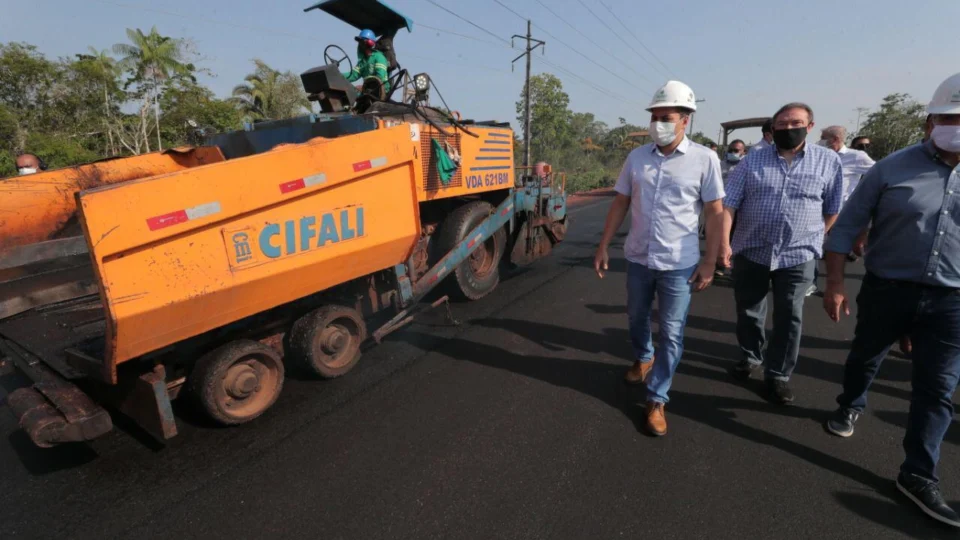 Wilson Lima inspeciona obras de duplicação da AM-070, que estão quase concluídas