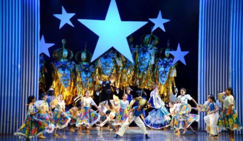 Caprichoso completa 107 anos e terá live no Teatro Amazonas em comemoração