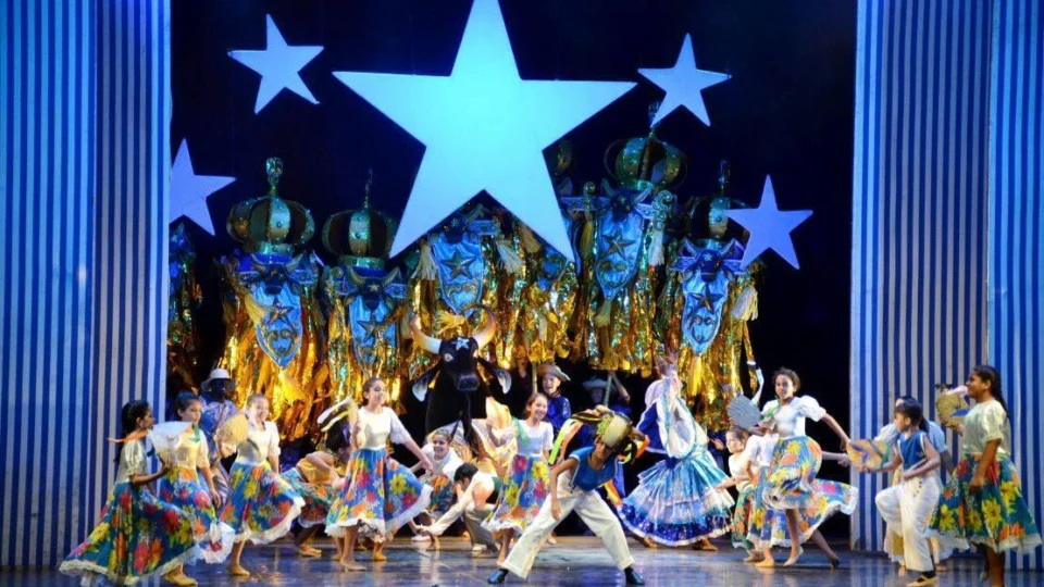 Caprichoso completa 107 anos e terá live no Teatro Amazonas em comemoração