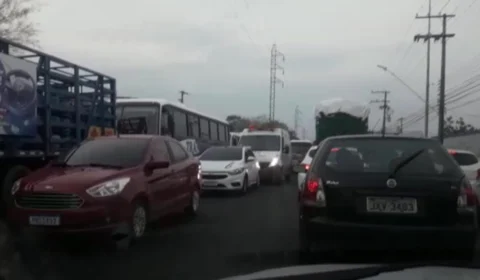 Vídeo mostra trânsito parado em rotatória do Mauazinho. Confira!