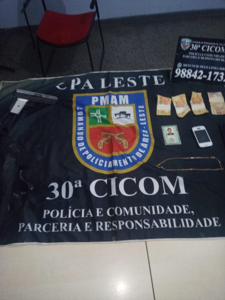 Dupla é presa com arma caseira após roubo de moto