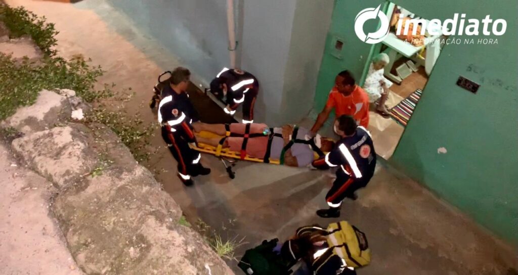 Homem fica ferido na cabeça após cair de barranco, em Manaus