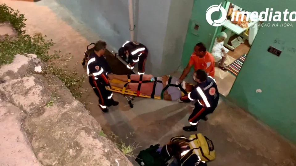 Homem fica ferido na cabeça após cair de barranco, em Manaus