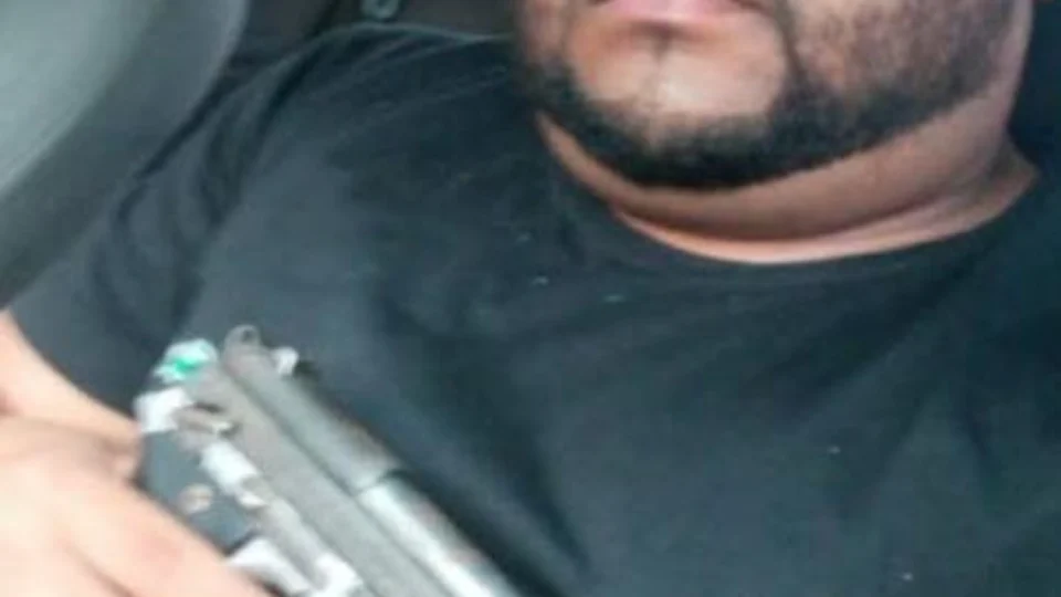 Traficante que ostentava arma no Parque Riachuelo acaba preso; veja fotos