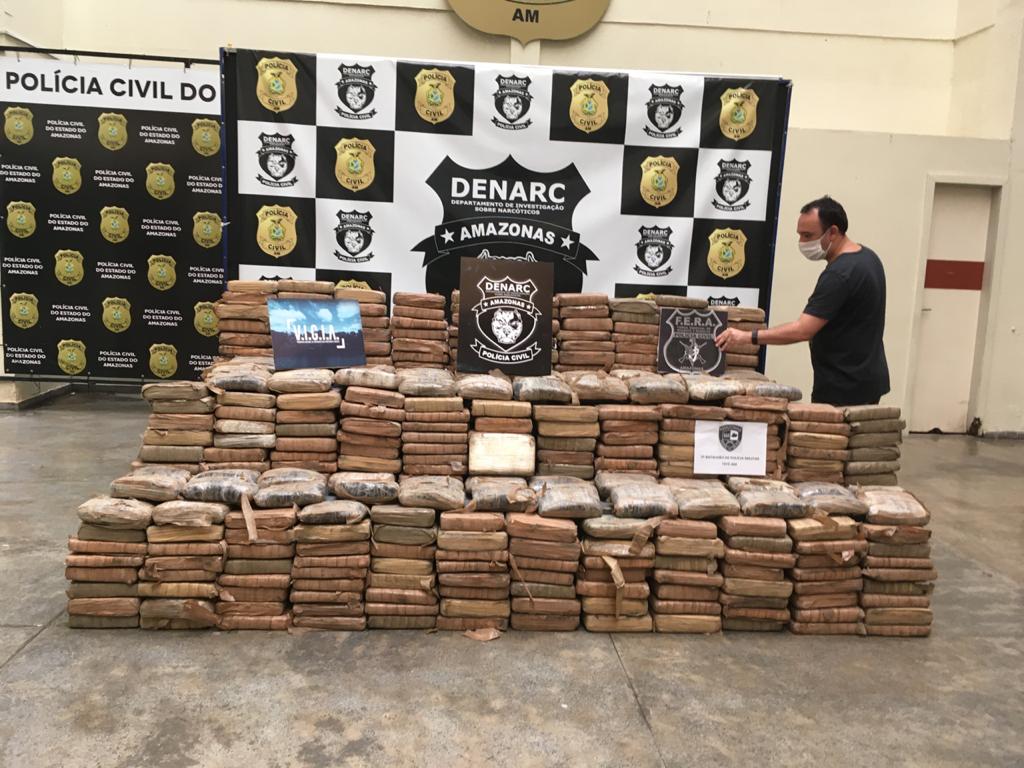 Dupla é presa e 350 kg de droga avaliada em R$ 3 milhões é apreendida, em Maraã