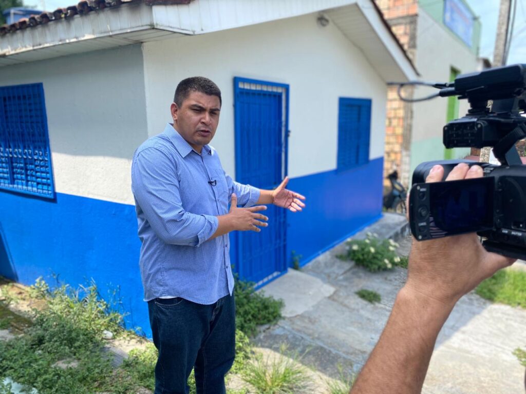 Thiago Quara conversa com funcionários da Semsa que revelam: 'Prefeitura nos abandonou'. Veja vídeo
