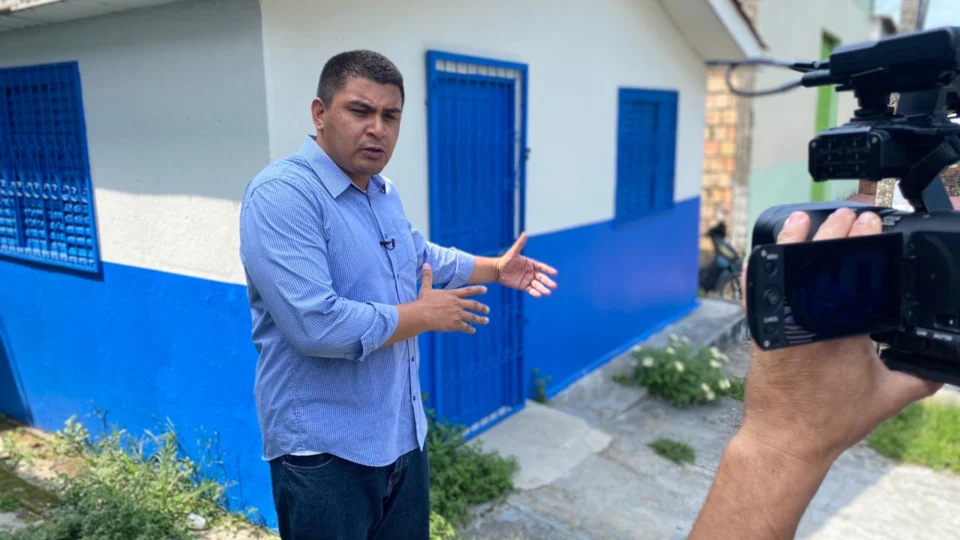 Thiago Quara conversa com funcionários da Semsa que revelam: ‘Prefeitura nos abandonou’. Veja vídeo!