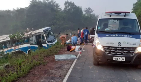 Grave acidente deixa mais de 40 pessoas feridas em estrada do AM; Veja fotos e vídeos