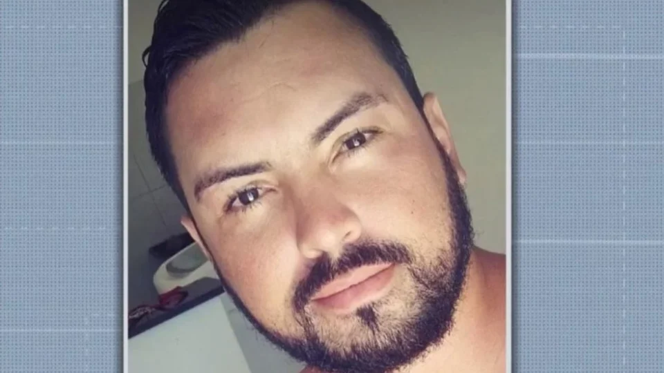 Homem que possui histórico de agressões contra mulheres é flagrado cometendo mais uma violência. Veja vídeo!