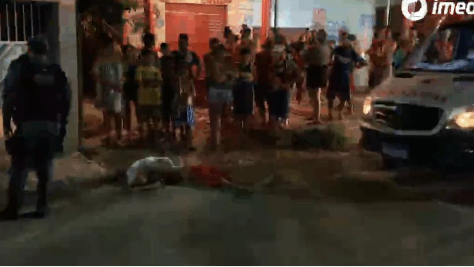 VÍDEO | Homem é jogado de carro e em seguida executado no São Lázaro