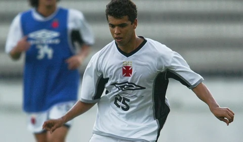 Ex-jogador do Vasco, Coutinho morre aos 36 anos após sofrer infarto