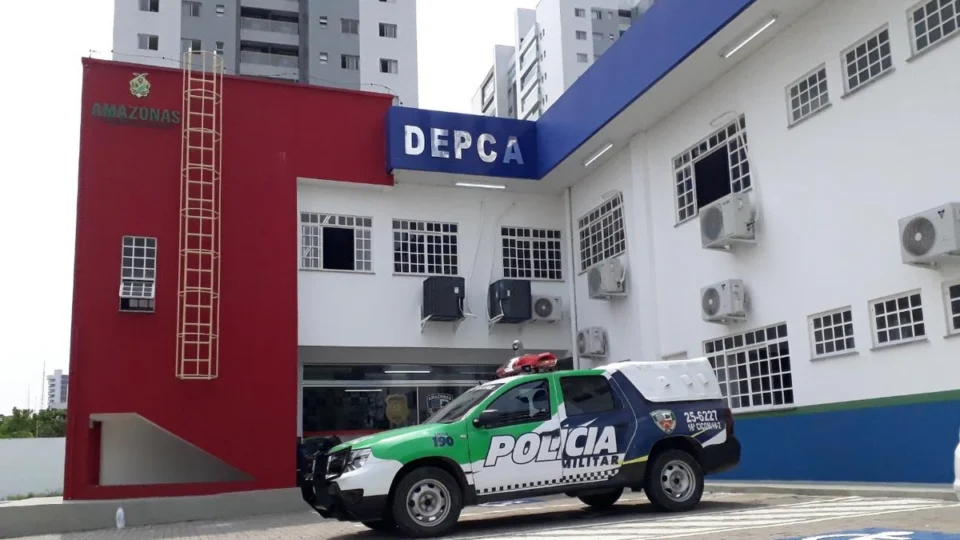 Professor de escola de futebol é preso suspeito de aliciar menor autorizado pela mãe