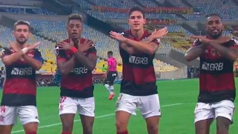 Audiência do SBT dispara e conquista liderança com  Flamengo x Del Valle