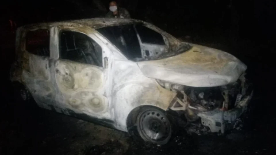 Apresentador é sequestrado, tem carro incendiado e está desaparecido; Veja vídeo!