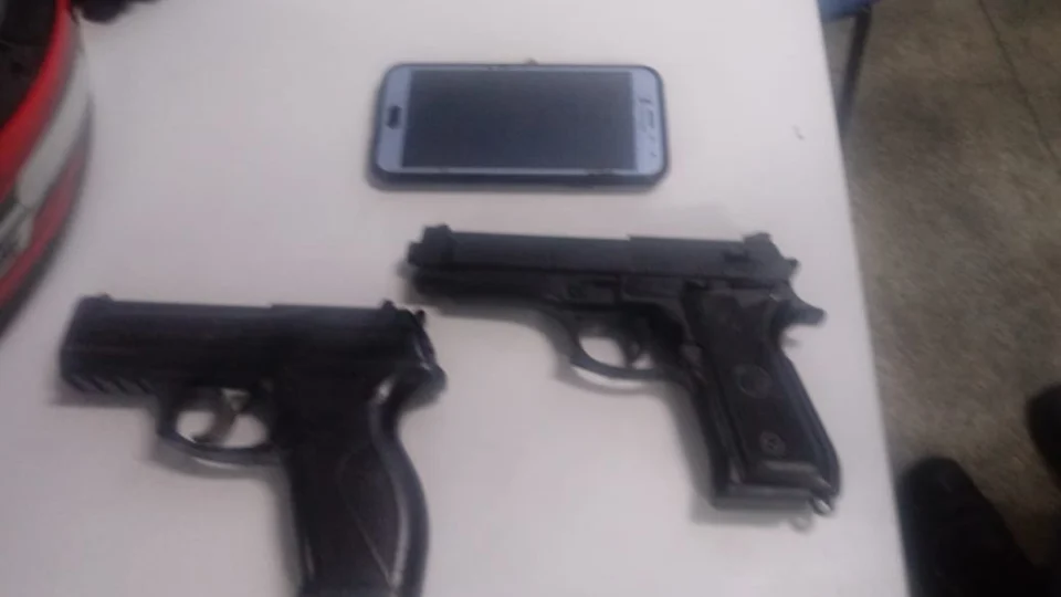 Polícia Militar detém mulher em cumprimento a mandado de prisão e apreende adolescentes no Centro