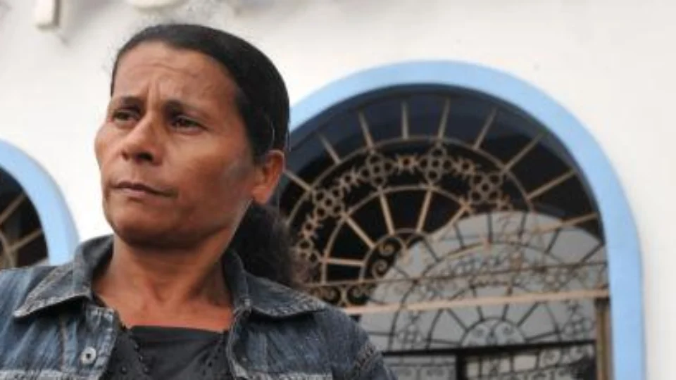 Confira o depoimento de mulher que mandou matar o pai, com quem teve 5 filhos em 29 anos de estupros