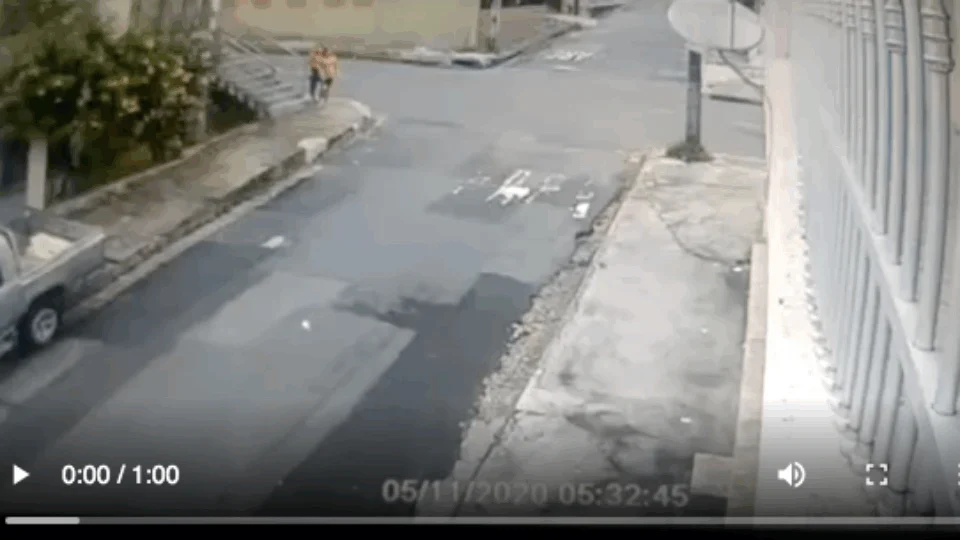 Homens fazem arrastão em  Manaus. Vídeo mostra o momento do crime.