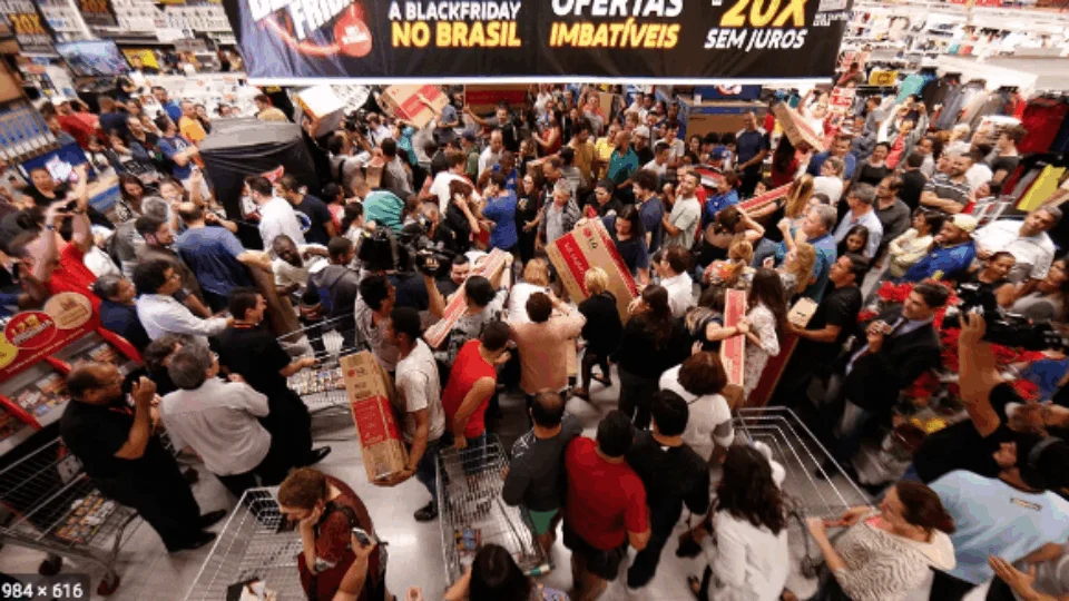 Liquidação e promoções que gerem aglomerações estão proibidos, reforça Comitê de Enfrentamento à Covid-19