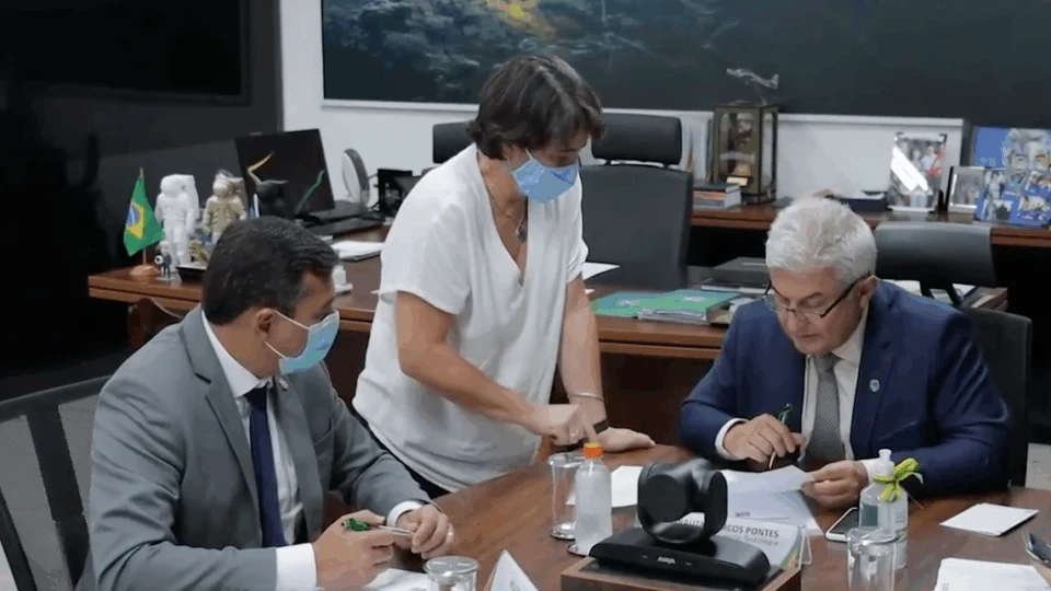 Wilson Lima discute projetos para garantir acesso à internet no interior do Amazonas