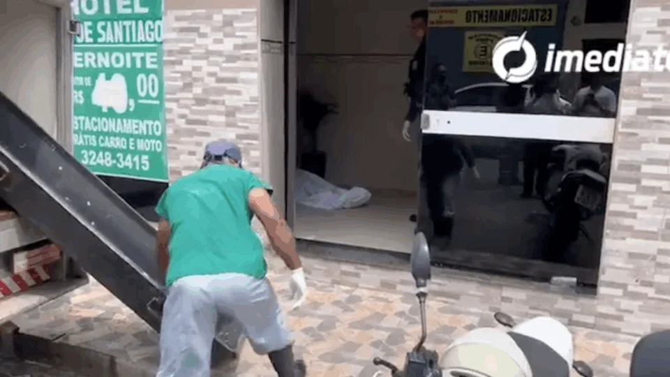 Corpo de homem é encontrado em telhado de hotel no Centro; Vítima morreu eletrocutada