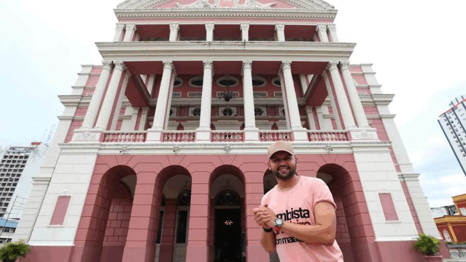 “Natal Solidário” terá live-show de Uendel Pinheiro no palco do Teatro Amazonas