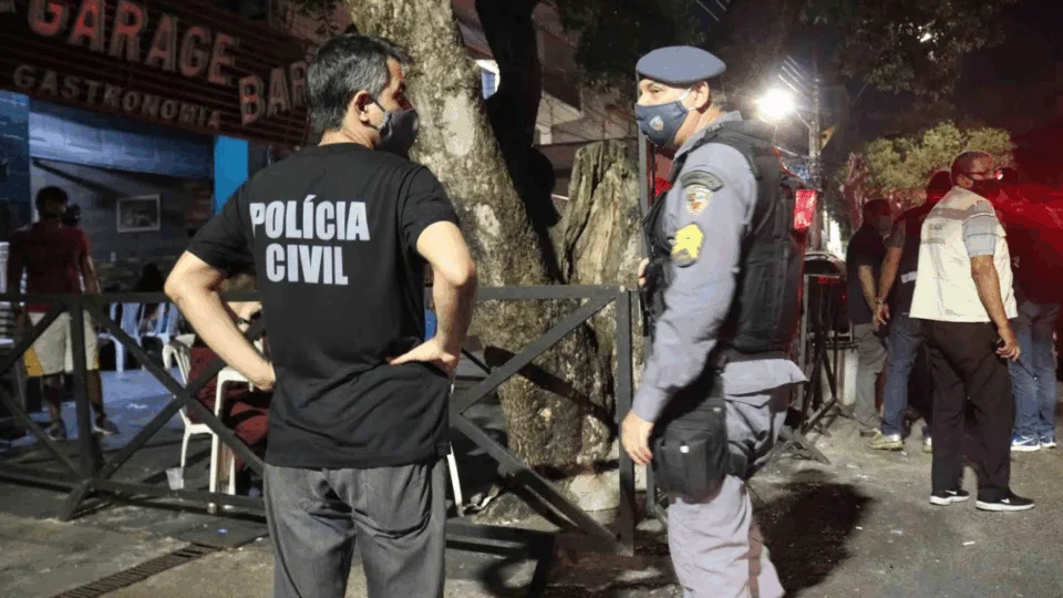 Festas clandestinas e estabelecimentos são fechados em fiscalizações neste final de semana