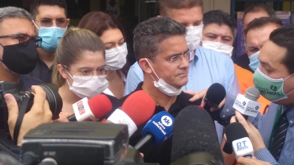 ‘Eu não sei o que Deus quer de mim’ diz David Almeida, após votar