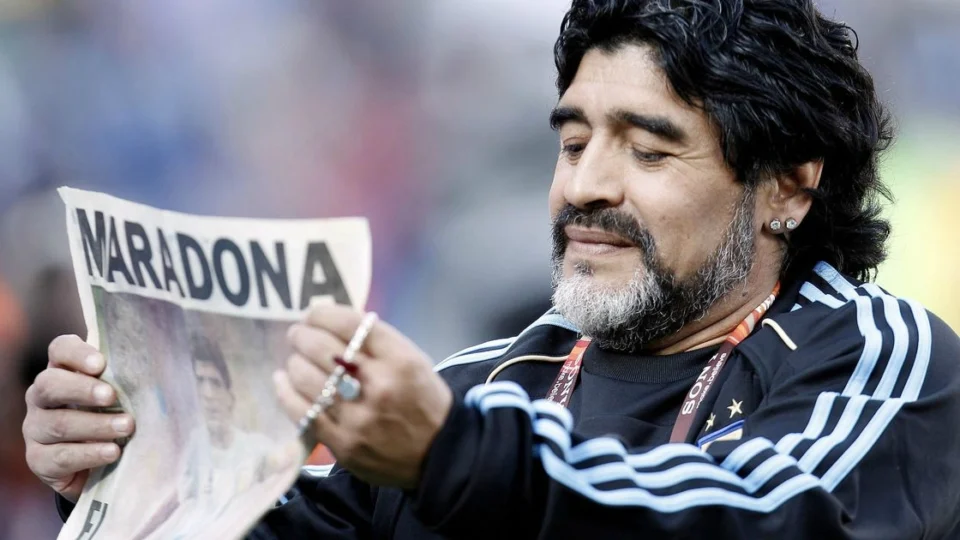 Ouça áudio do momento em que o médico de Maradona liga para o serviço de emergência; Ele não informou que se tratava do ex-jogador