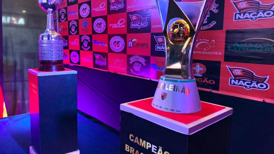 Shopping na Zona Leste recebe exposição de Taças do Flamengo