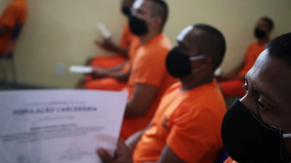 Escola da Defensoria Pública certifica detentos do Compaj após capacitação para remição da pena