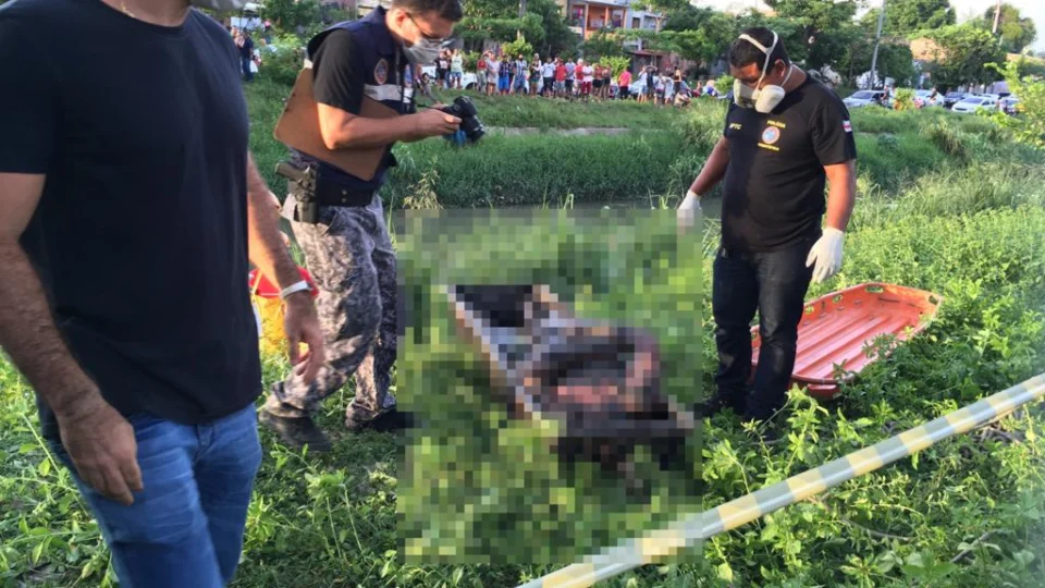 Corpo de homem em decomposição é encontrado  em igarapé, na zona Sul