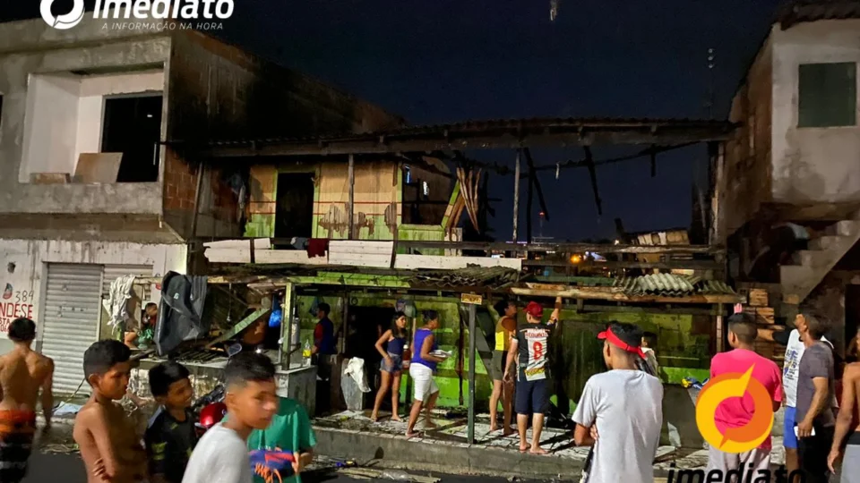 Família se desespera ao perder tudo durante incêndio no Nova Vitória