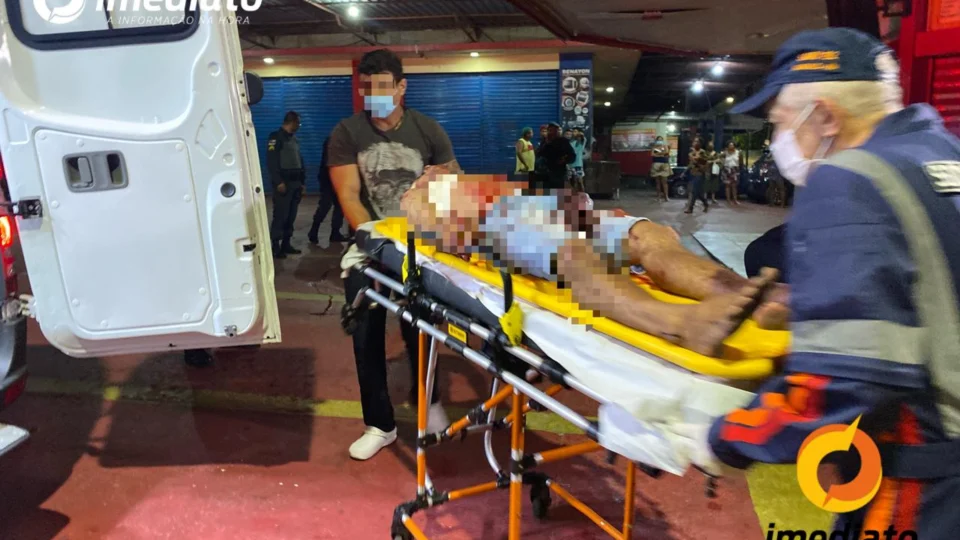 Homens encapuzados esfaqueiam casal no bairro Praça 14 de Janeiro