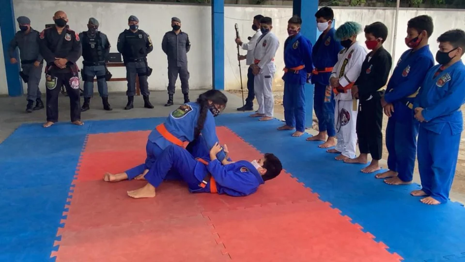 Projeto da Polícia Militar resgata crianças e adolescentes em situação de vulnerabilidade, em Manaus