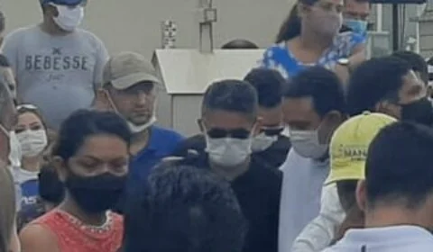 VÍDEO | Muita emoção no enterro de dona Rosa, mãe de David Almeida