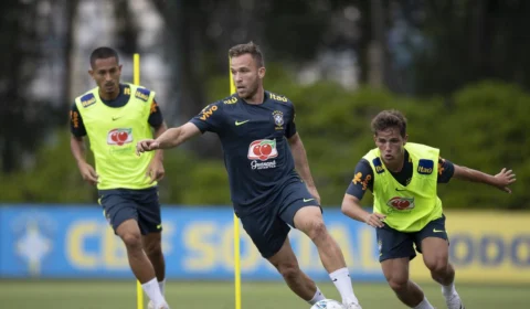 Seleção: com dúvida no meio-campo, Tite mantém base contra o Uruguai