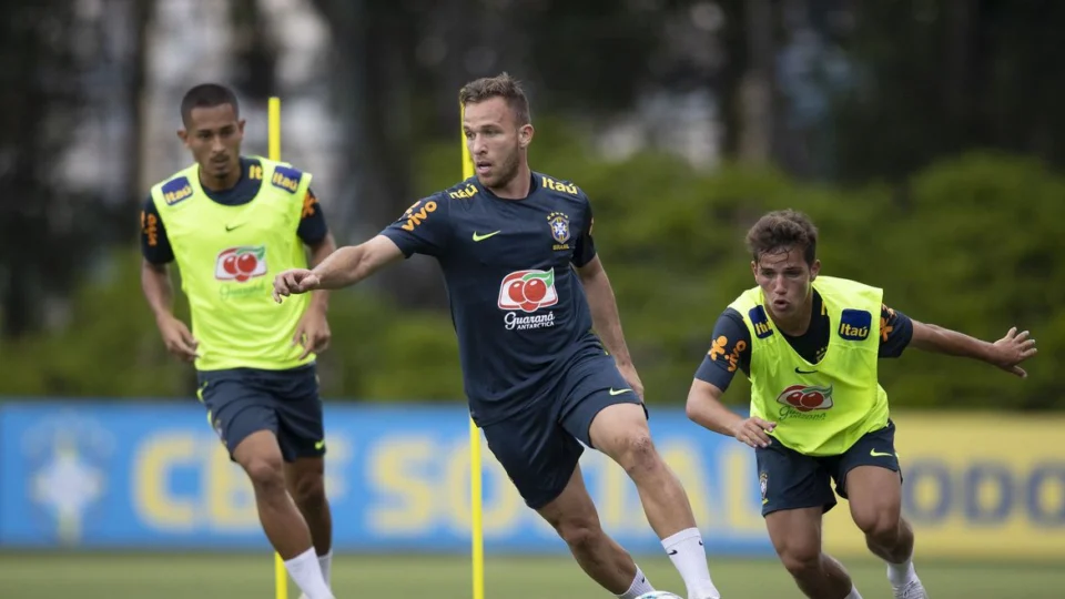 Seleção: com dúvida no meio-campo, Tite mantém base contra o Uruguai