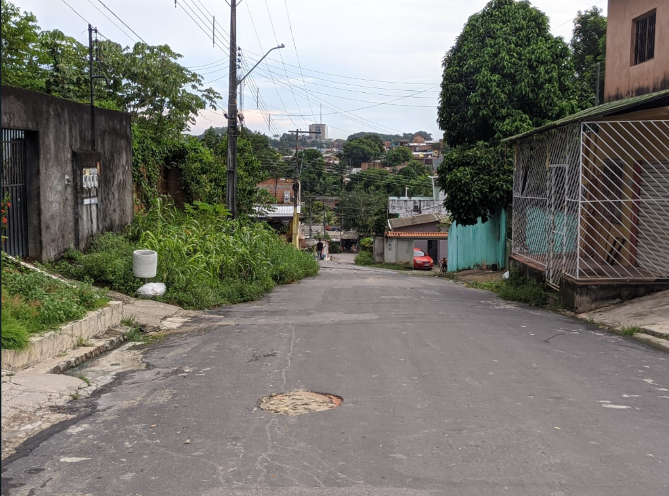 Criminosos amarram e trancam pai e filho no banheiro durante assalto a residência no Campo Sales