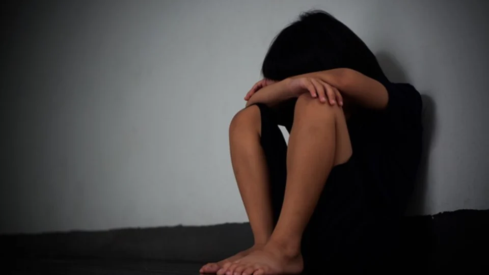 Menino de 6 anos é encontrado em condições de abandono em Manaus