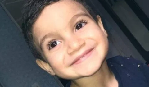 Mãe vai passear com o filho na praia e menino de 4 anos desaparece