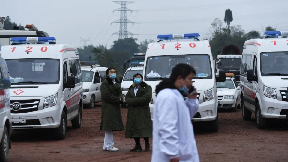 Vazamento de gás mata 18 mineiros na China