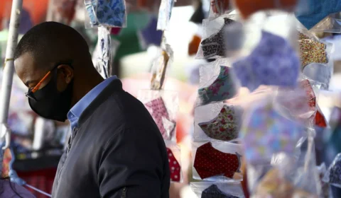 Empresários do Amazonas assinam termo para manter lojas abertas